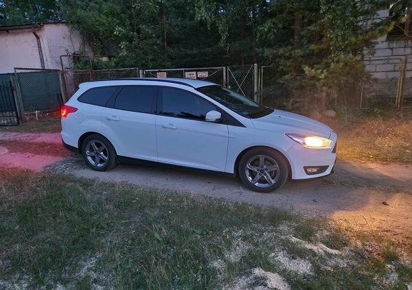 Ford Focus cena 43900 przebieg: 149500, rok produkcji 2017 z Koronowo małe 781